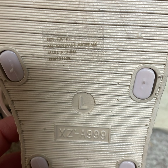 Via Rose size 9/10 Pink Studded Jelly Sandals - Picture 5 of 10